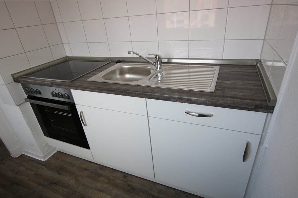 Neue Wohnung, neues Glück! Interessante 2-Zi.-Wohnung - Foto 1