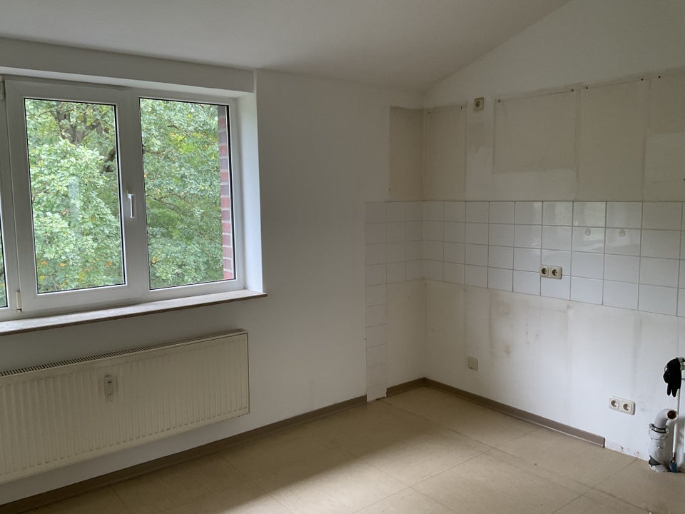 Individuelle 3-Zimmer-Dachgeschosswohnung mit Gäste-WC und Balkon! - Photo 3
