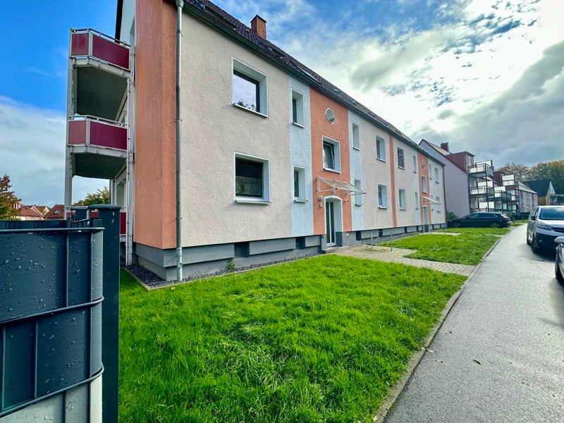 Hier findet jeder seinen Platz: 3,5-Zimmer-Stadtwohnung mit modernem Bad! - Foto 1