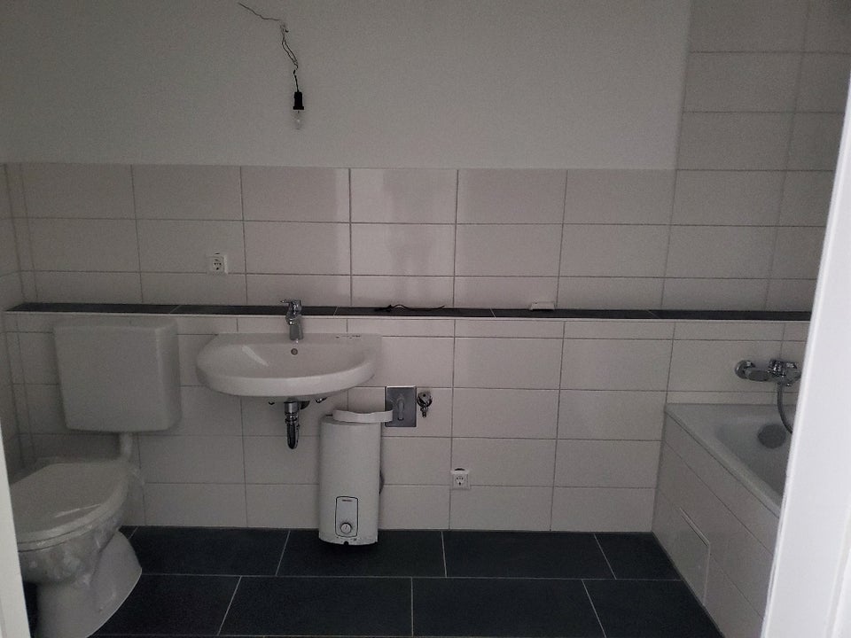 Helle 3-Zi.-Whg. mit modernem Bad und Balkon - Photo 3