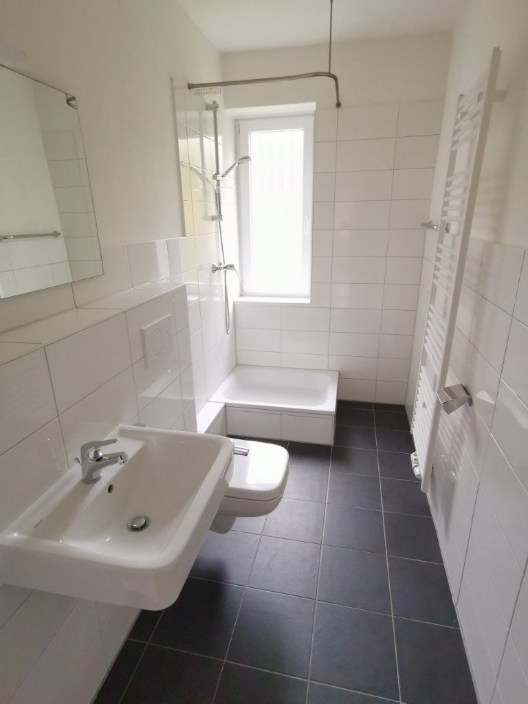 Modernisierte 2 Zi.Whg. mit neuer Außenfassade und neuem Balkon ab dem 07.07.2026 - Foto 2