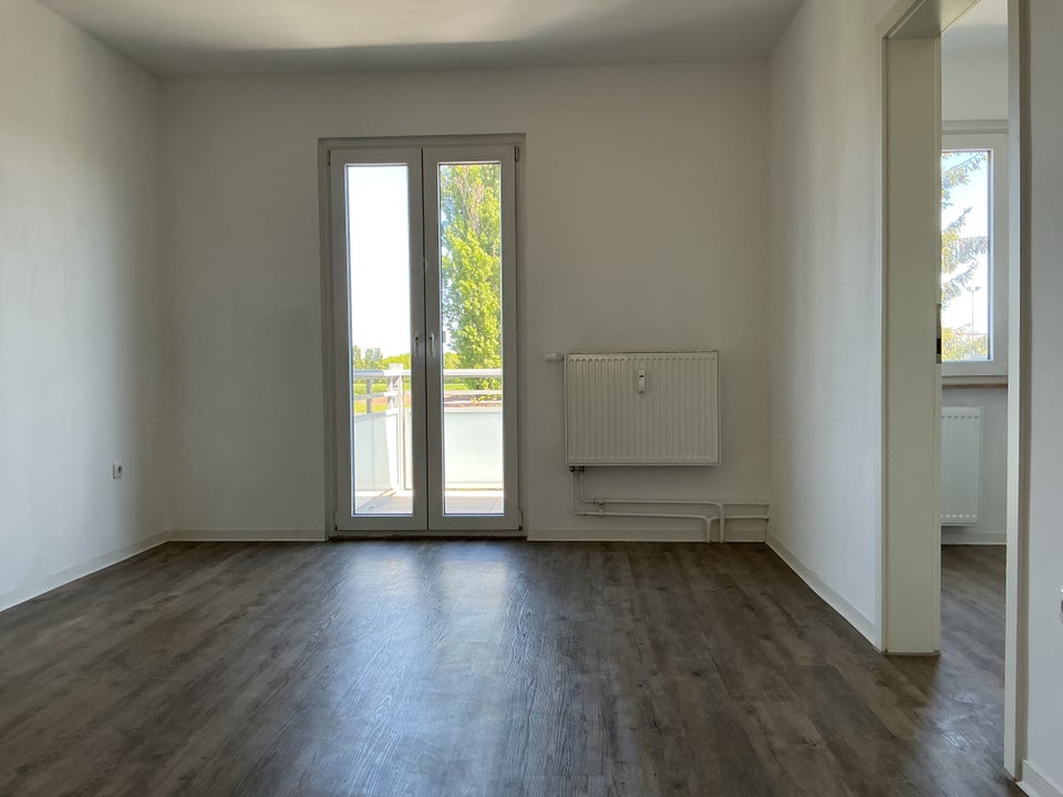 Schöne kleine 2-Raumwohnung renoviert mit Balkon... - Foto 1