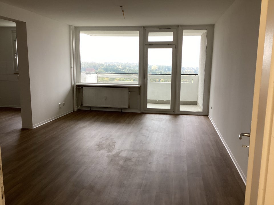 Tolle Aussicht: Helle großzügige 3-Zimmerwohnung - Foto 2