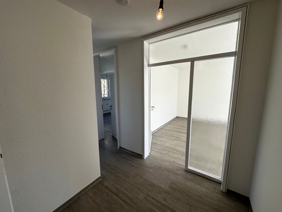 Stop! Praktische 3-Zimmer-Wohnung - Foto 5