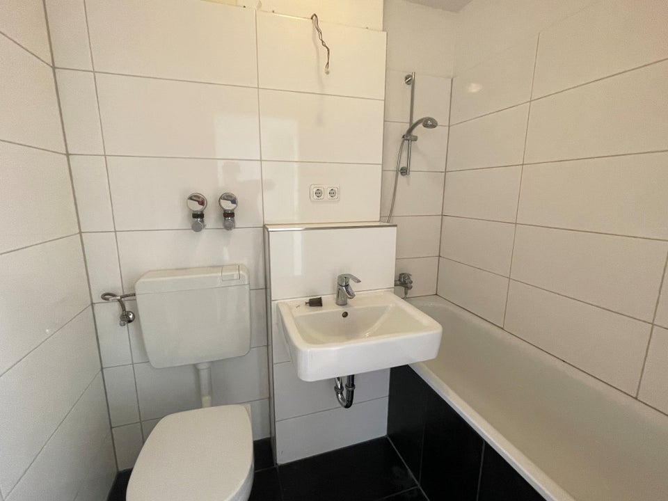 Zentrale 2-Zimmerwohnung mit Balkon - Photo 4