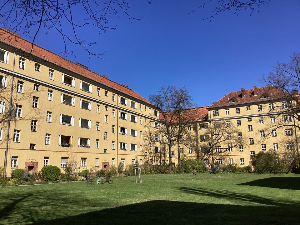 Willkommen in Ihrem neuen Zuhause, das viel Raum für Familie und individuelle Entfaltung bietet. - Foto 1