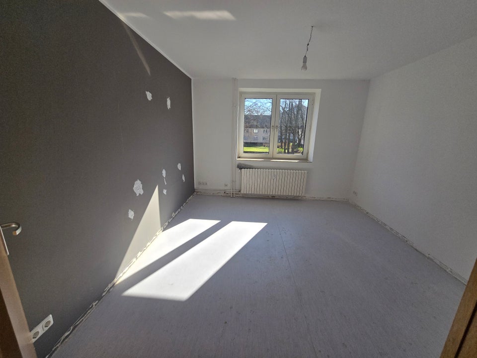 2 Zimmer plus Wohnküche in Düsseldorf Reisholz - Photo 1
