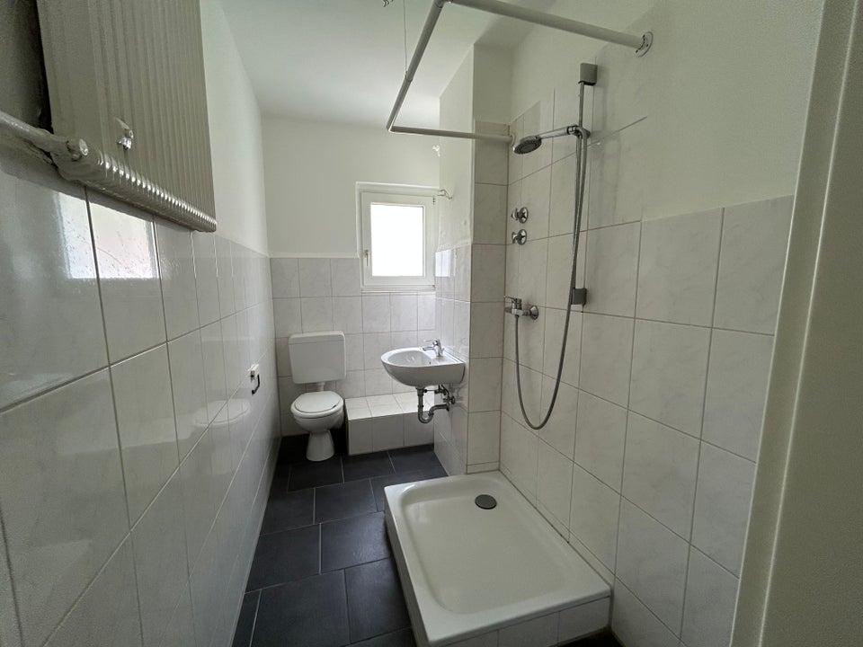 Renovierte, kleine 2-Zimmer-Wohnung in ruhiger Lage - Photo 2