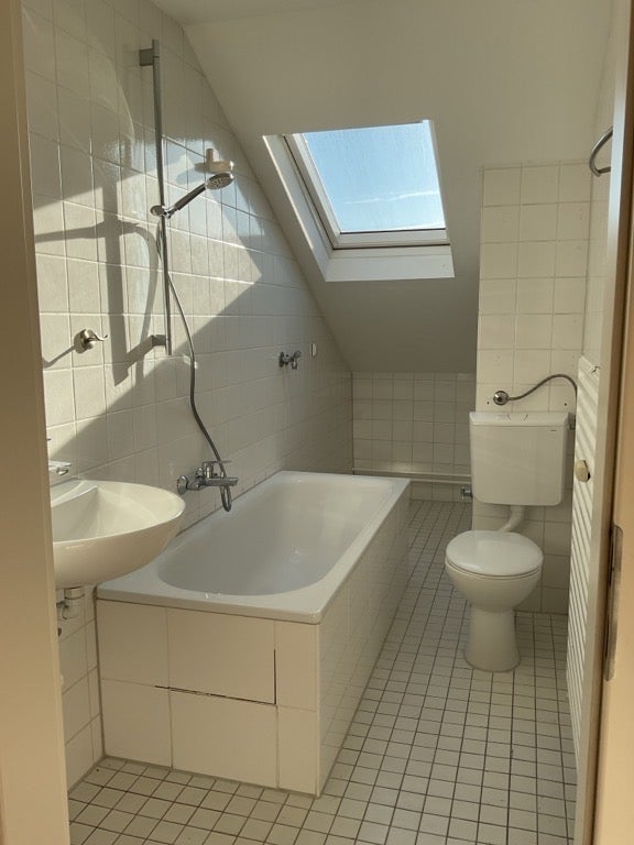 Wunderschöne 3-Zimmer-Wohnung im DG ohne Aufzug ! - Foto 3