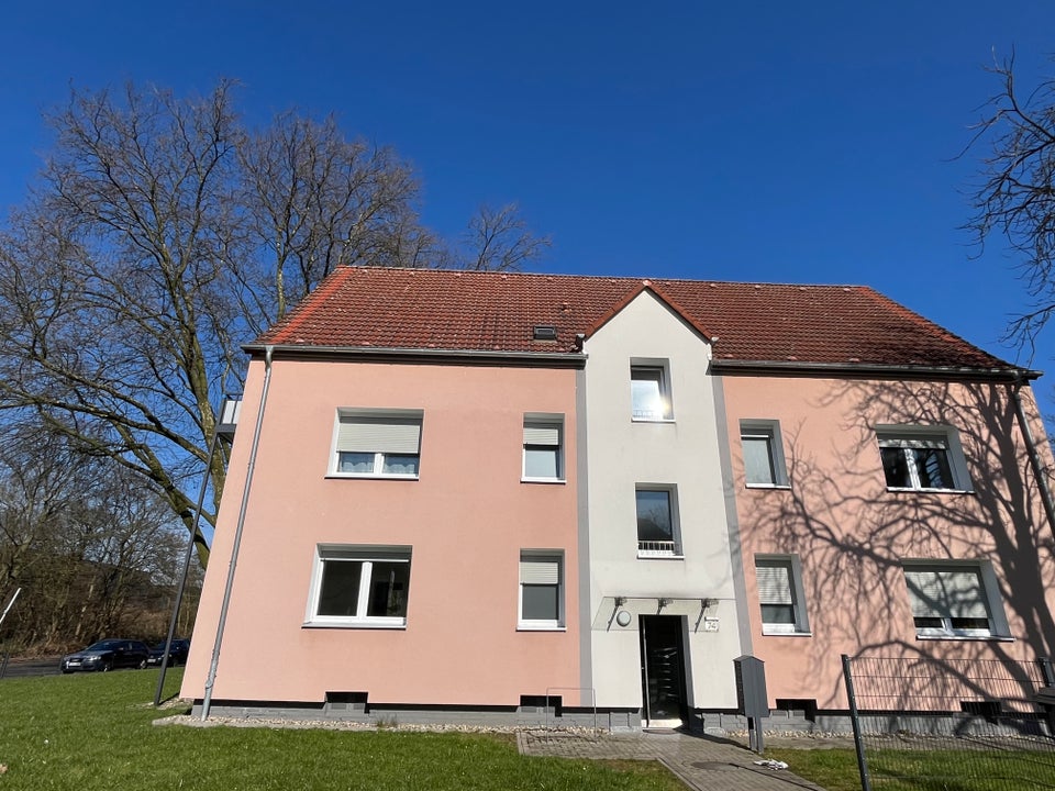 Ihr neues Zuhause: 2-Zimmer-Wohnung mit Tageslichtbad - Foto 1