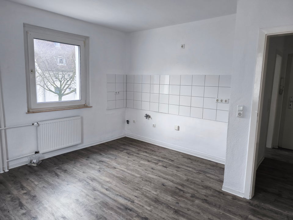 Frisch sanierte und renovierte 3-Zimmer-Wohnung mit Balkon - Photo 1