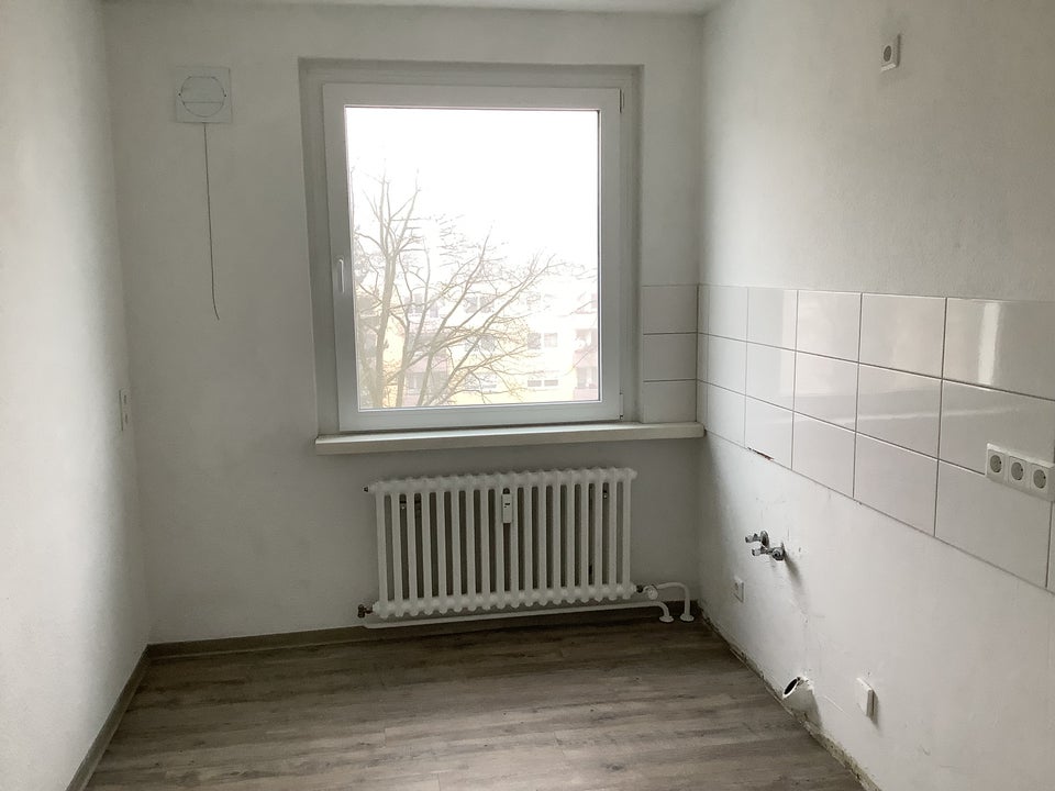 Modernisiert! 3-Zimmer Wohnung mit Balkon in gepflegter Grünanlage - Foto 2