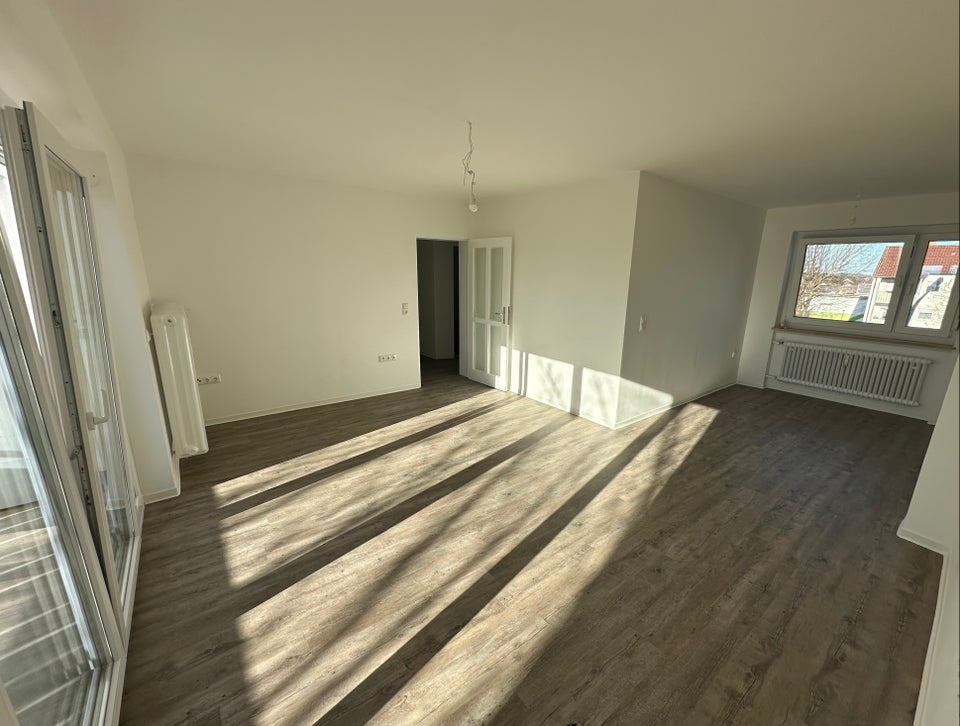 2. OG / 3,5 Zimmer mit Balkon (frisch saniert) ab Mai - Foto 1