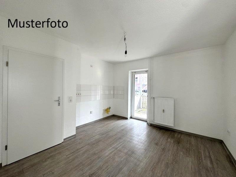 ideale, frisch sanierte 2-Zi-Wohnung in zentraler Lage - Foto 1