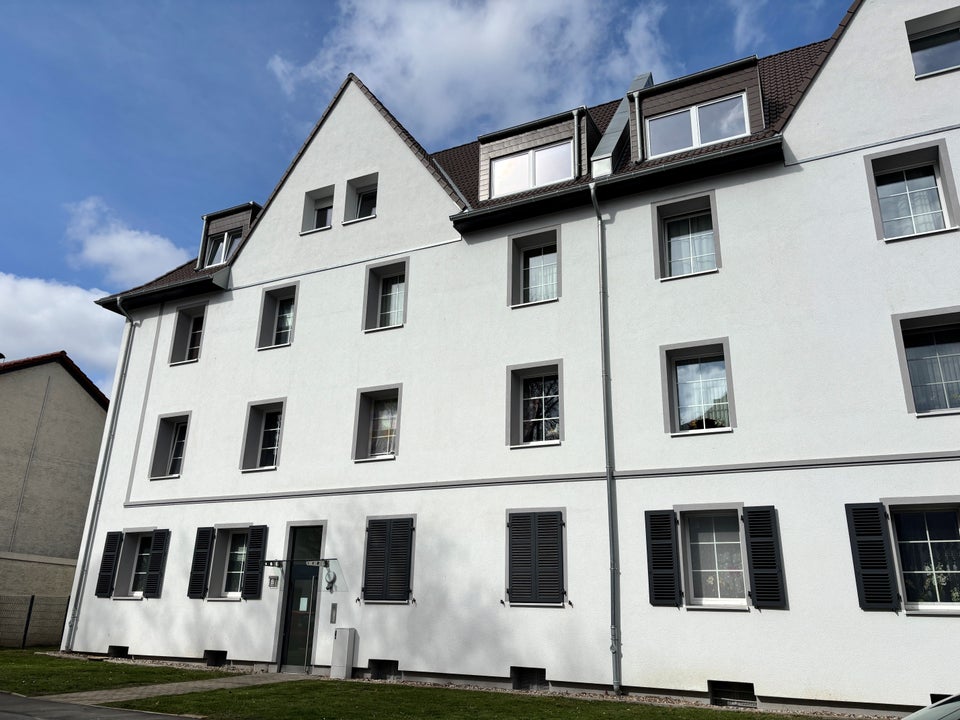 Frisch ausgebaute Dachgeschosswohnung in ruhiger, naturnaher Lage – Erstbezug! - Photo 3