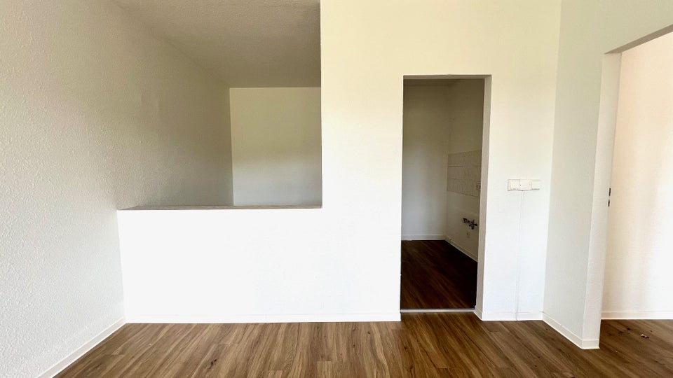Bezugsfertige 2-Zimmerwohnung mit Balkon und Aufzug! - Foto 2