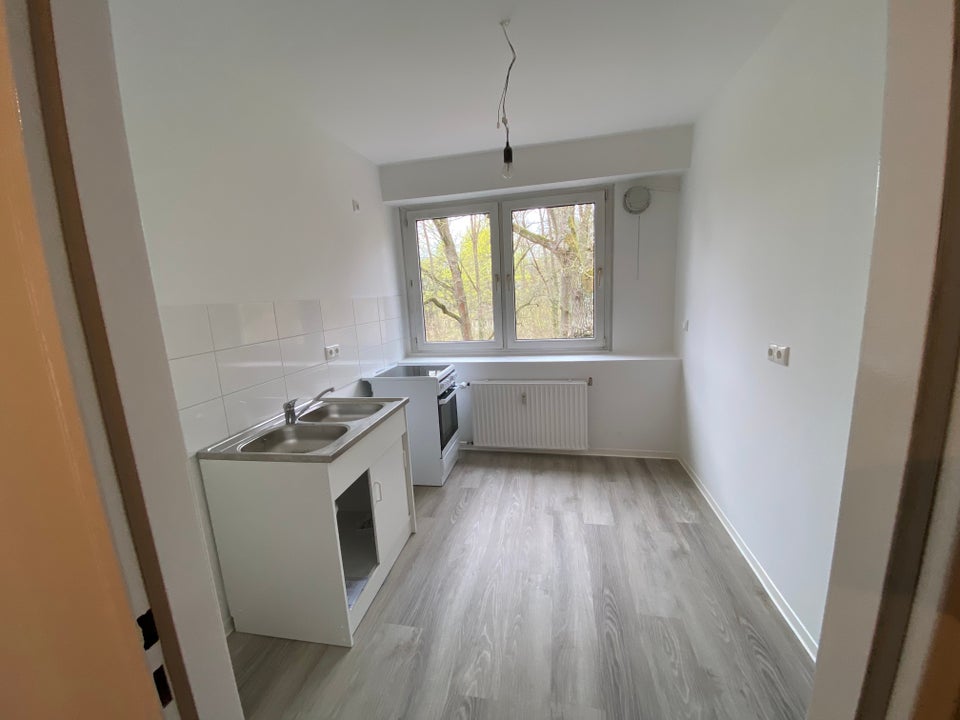 Ihr neues Zuhause: großzügige 4-Zimmer-Wohnung mit Balkon - Foto 1