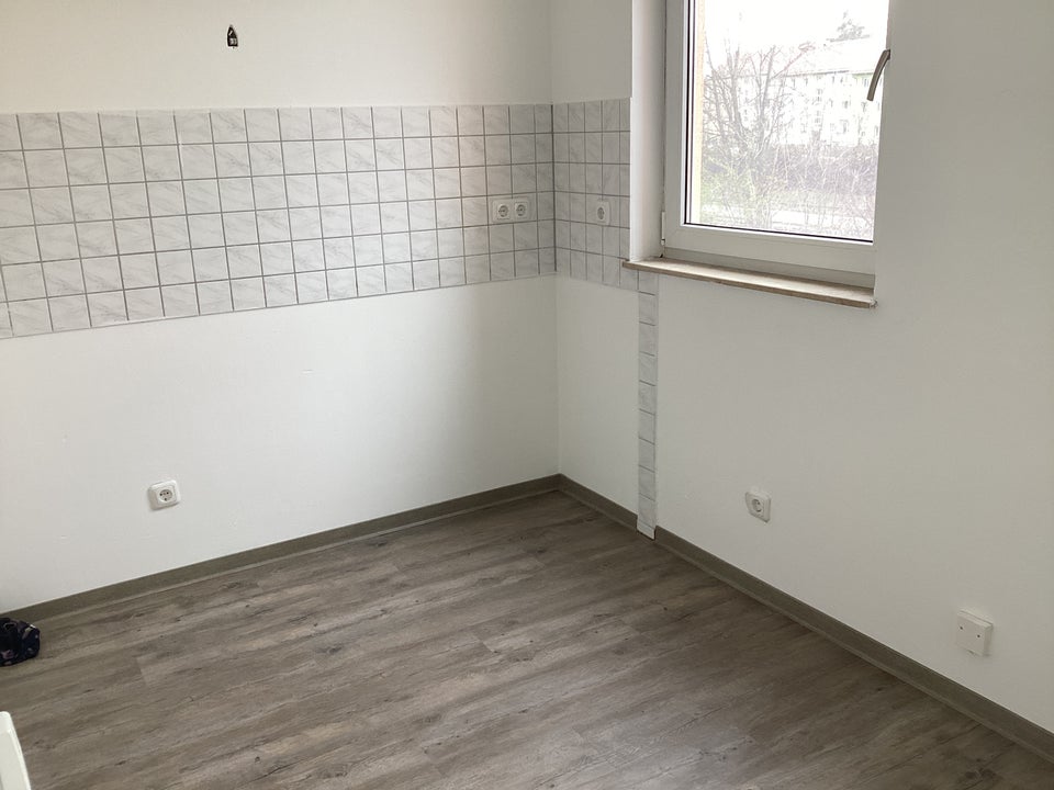 Neu renovierte 2-Zimmer-Wohnung mit Sonnenbalkon ab sofort frei! - Photo 1