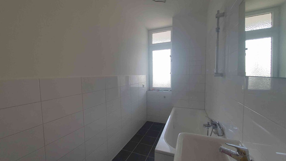 Viel Platz für die ganze Familie! Auch WG-geeignet! - Photo 2