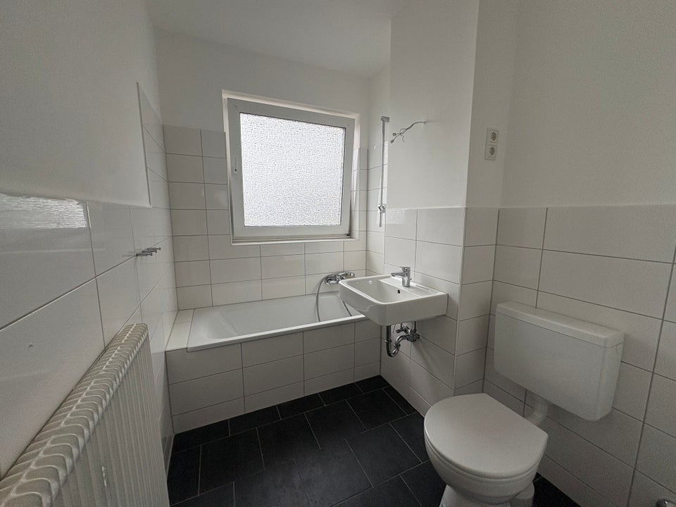 Einziehen & wohlfühlen – modernisierte 2-Zimmer-Wohnung mit Zukunftsperspektive - Foto 4