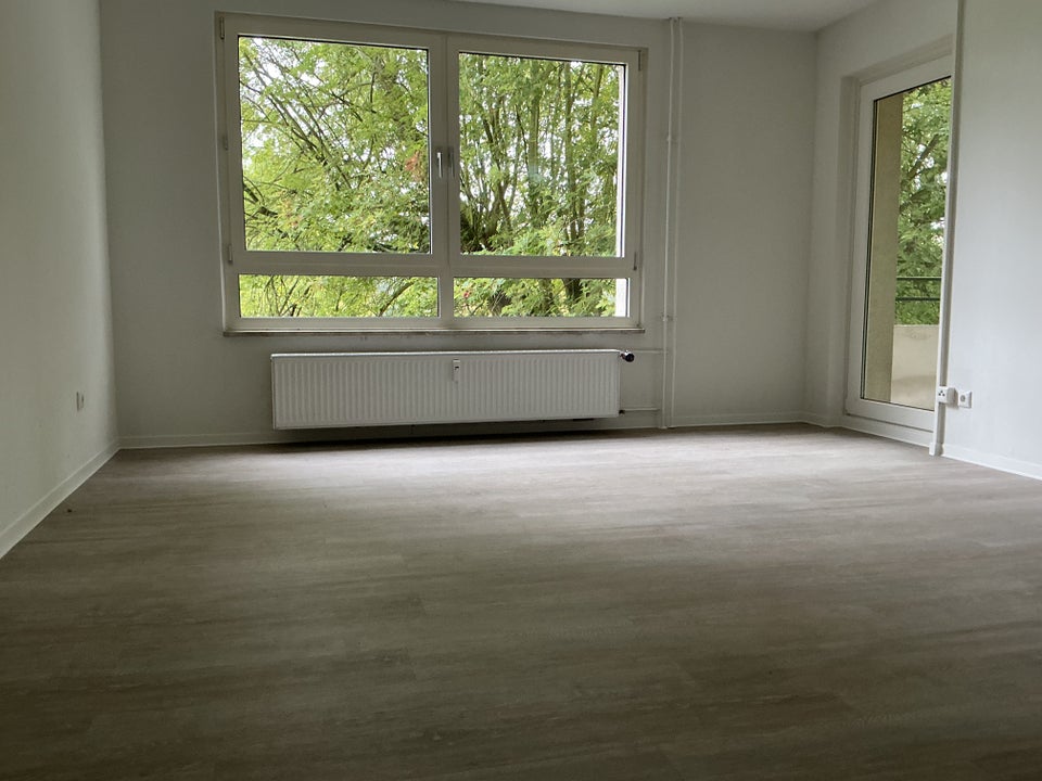 Schöner Wohnen in dieser individuellen 3-Zimmer-Wohnung mit Balkon! - Foto 1