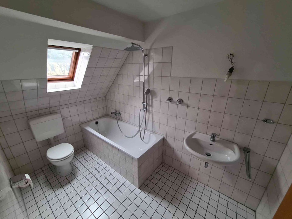 charmante DG-Wohnung in zentraler Lage von Bo-Weitmar - Foto 1