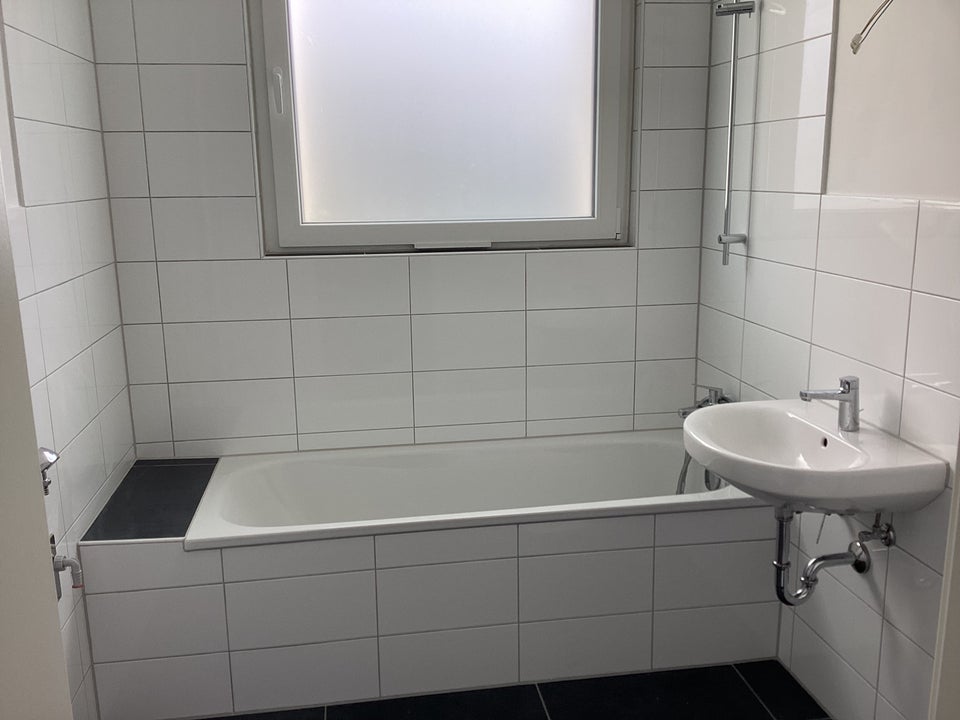 Gelegenheit: weitläufige 3,5-Zimmer-Wohnung - Photo 2