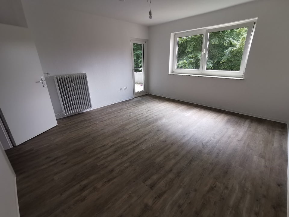 Wir modernisieren* für Sie in 2025! Geräumige 3 Zimmer Wohnung in ruhiger Lage - Photo 2
