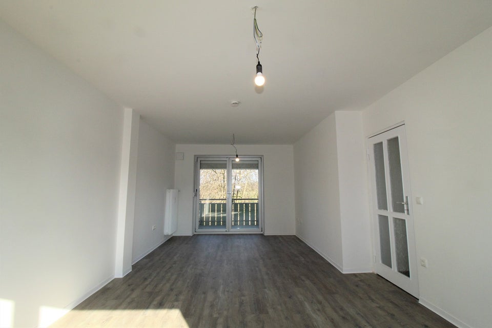 2. OG / 3 Zimmer mit Balkon ab sofort - Foto 2