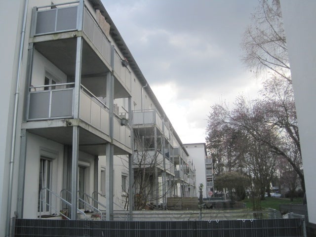 Möblierte 2-Zimmer-Wohnung mit Balkon in Frankfurt-Eschersheim - Photo 4