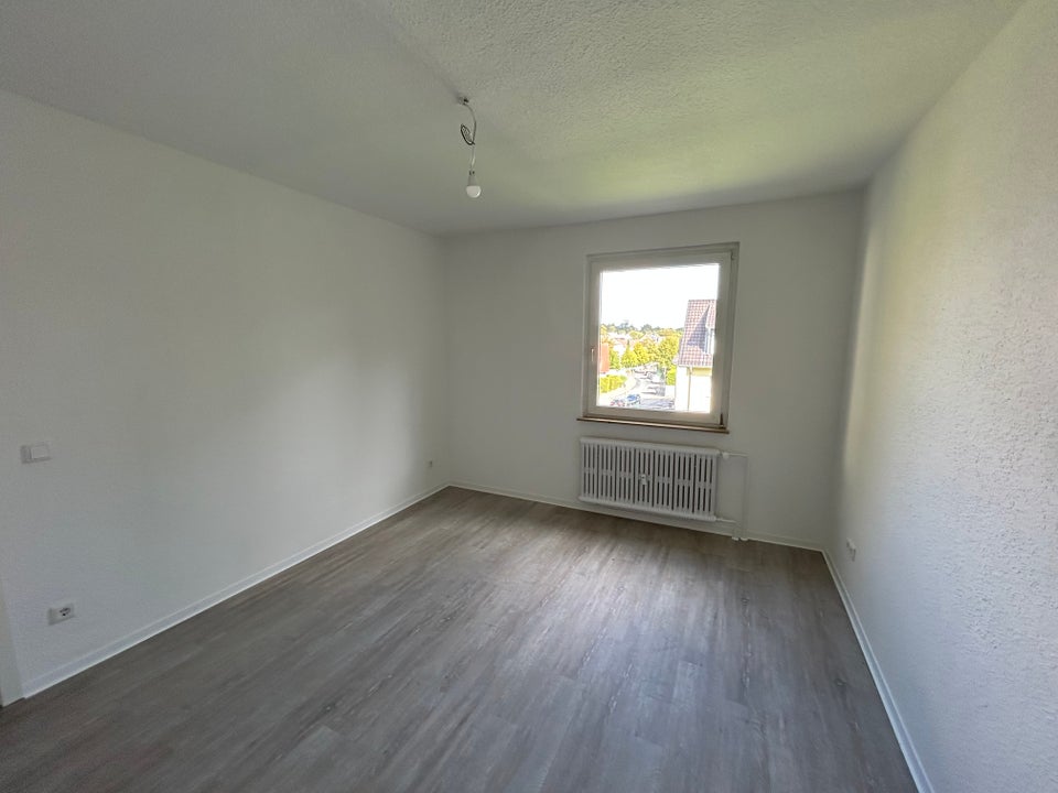 Schöne, kleine, renovierte Wohnung in Essen-Schonnebeck - Foto 1