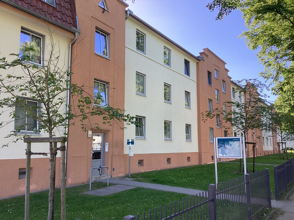 Umzug gefällig? Sanierte 3-Zimmer-Wohnung, sofort anmietbar! - Photo 2