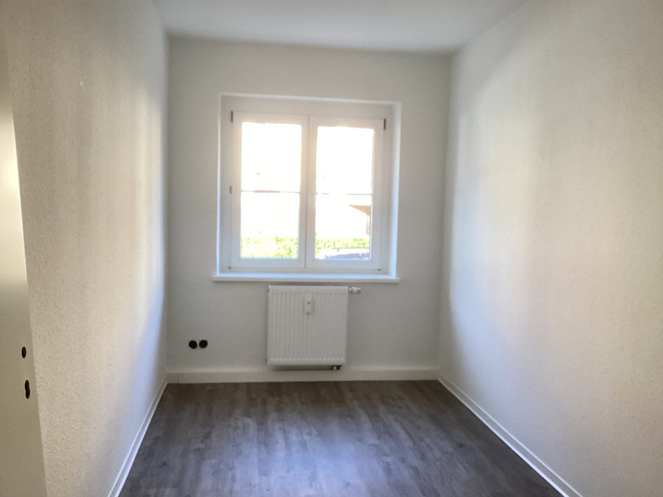 3-Zimmerwohnung mit Balkon und Einbauküche! - Foto 2