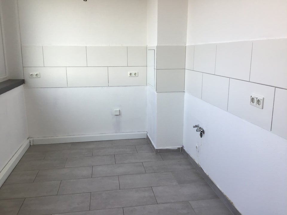 Ansprechende und geräumige 3-Zimmer-Wohnung mit wunderschönem Balkon! - Foto 1