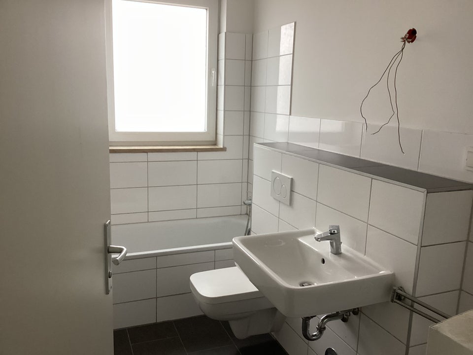 Hier fühlt man sich wohl - gut geschnittene 2-Zimmer-Wohnung in guter Lage - Foto 3