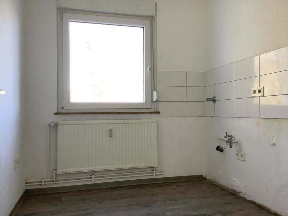 Renovierte 3-Zimmer Wohnung mit Balkon in gepflegter Grünanlage am Obersee! - Foto 2