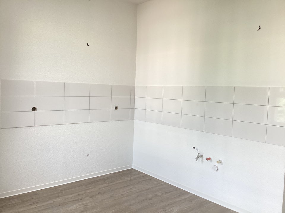 Renovierte 3-Zimmer-Wohnung mit Balkon sucht nette Familie! - Foto 2