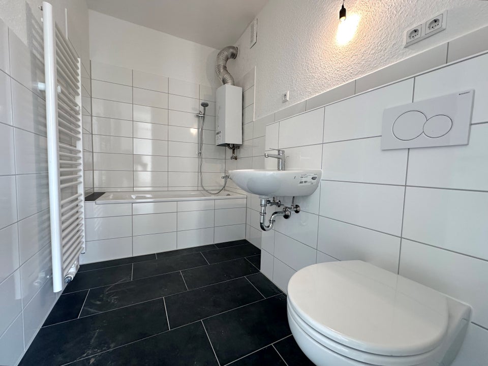 Schöne Wohnung sucht Mieter: geräumige 4-Zimmer-Wohnung - Photo 2