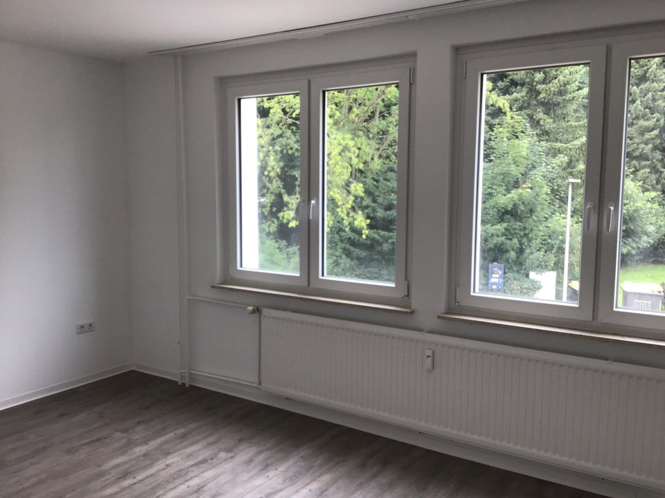Lichtdurchflutete 3-Zimmer Wohnung mit Balkon - Foto 1