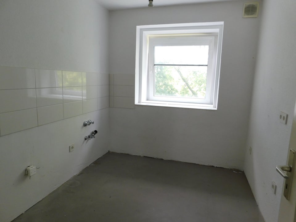 Schön aufgeteilte Familienwohnung im modernisierten Haus, kommen Sie gerne vorbei! - Photo 2