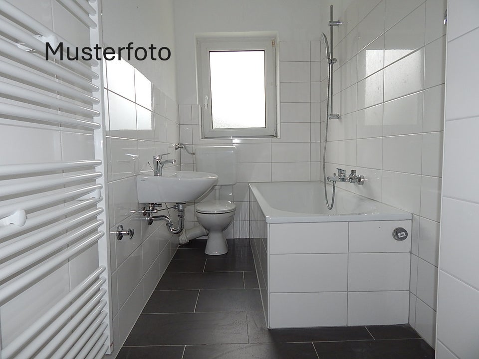 Wir renovieren für Sie: gemütliche 3-Zimmer-Wohnung - Foto 1