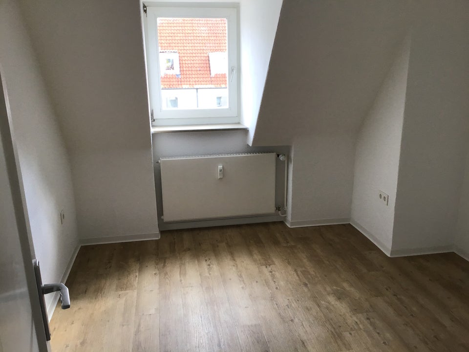 Modernisierte 1,5-Zimmer-DG-Wohnung - Foto 5
