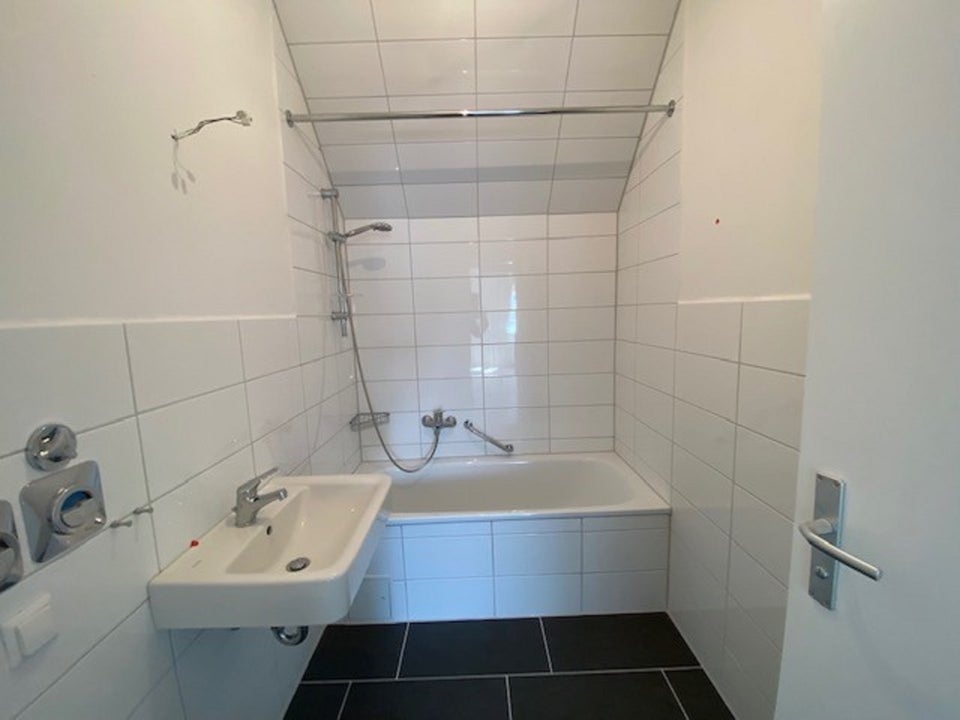 Renovierte Wohnung mit Loggia direkt Am Wendehafen - Foto 1