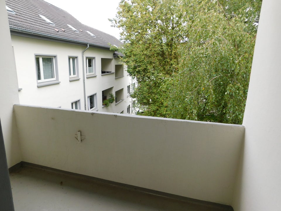Leicht einzugsbereite großzügige 2-Zimmer-Wohnung mit ordentlich Platz und tollem Blick ins Grün! - Foto 3