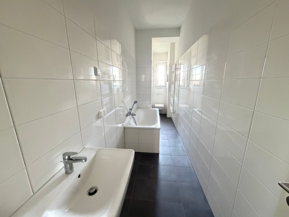 Diese schöne 3-Zimmer-Wohnung wurde komplett saniert - Foto 5