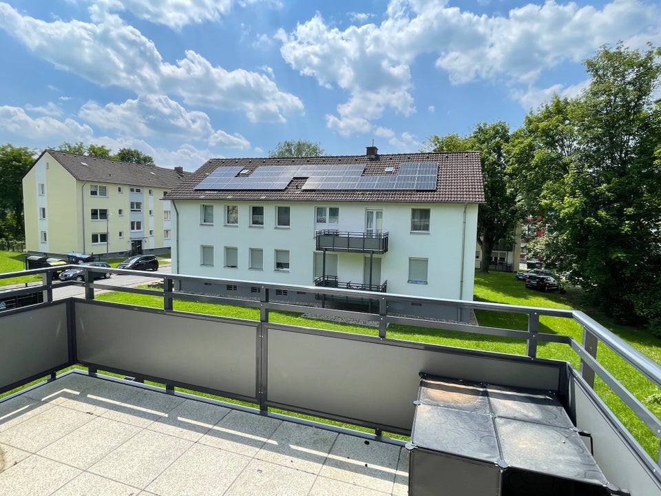 schöne 2,5-Zi.-Wohnung mit großem Balkon! - Photo 3