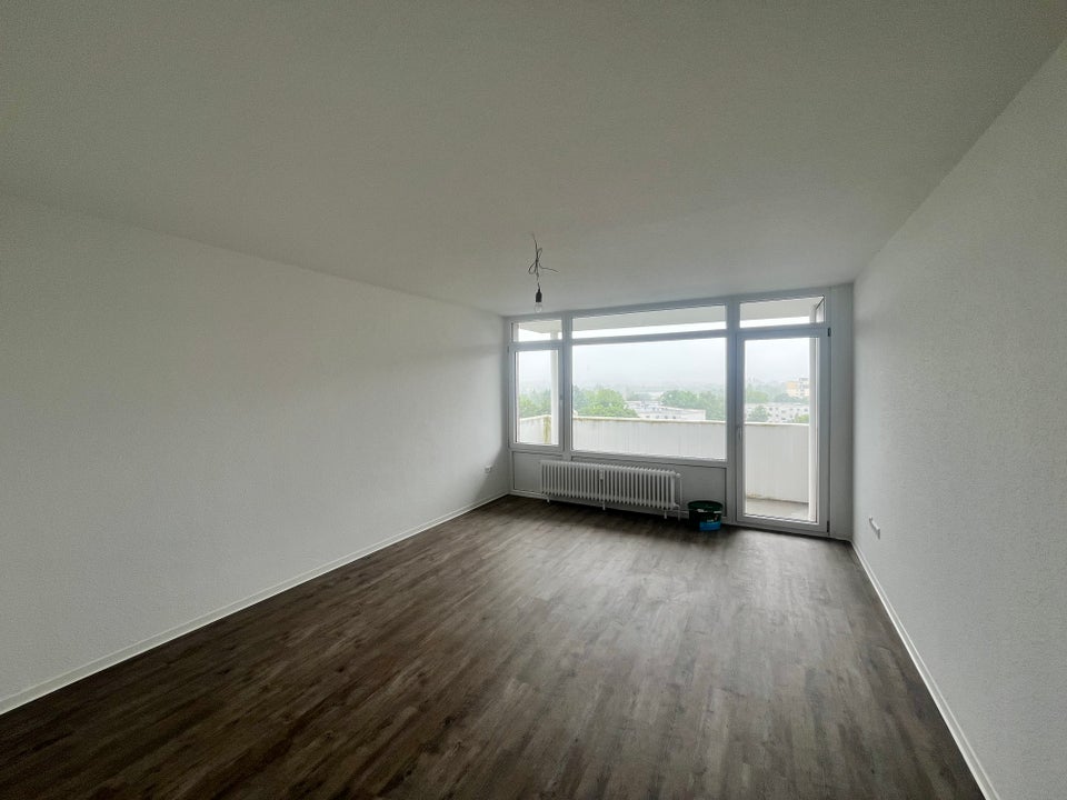 Offene Besichtigung am 2. Juli von 14:30-17:00 Uhr! Treffpunkt, Vonovia Büro Lahnstraße 1. - Foto 1