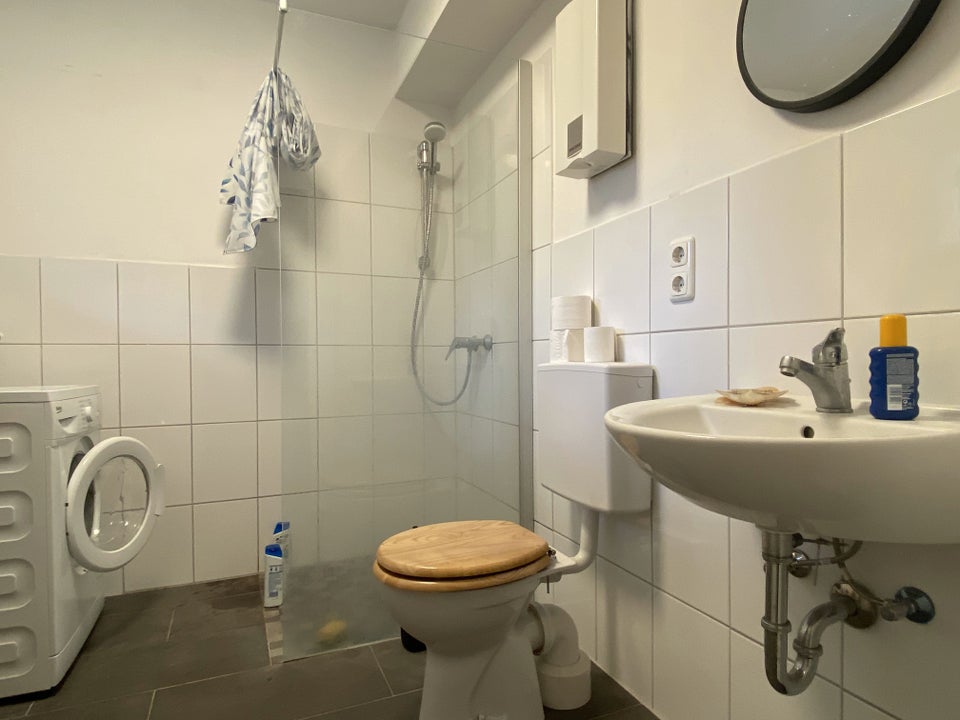 Schicke, kleine 3-Zimmer-Wohnung - bald mit Mietergarten, Übernahme EBK - Photo 5