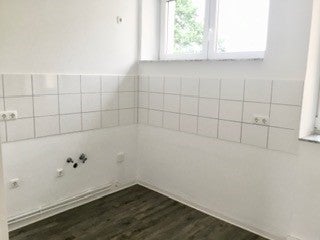 Gemütliche 2-Zimmer-Wohnung mit Tageslichtbad und Balkon - Foto 3