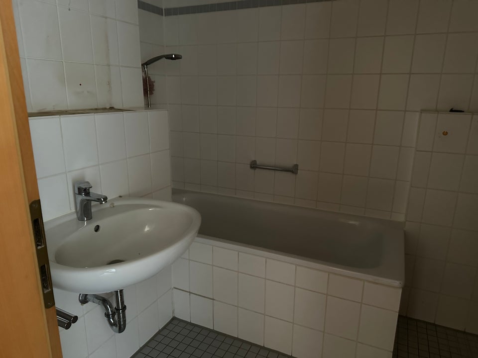 Umfangreich sanierte 3-Zimmer-Wohnung mit Blick ins Grüne - Photo 2